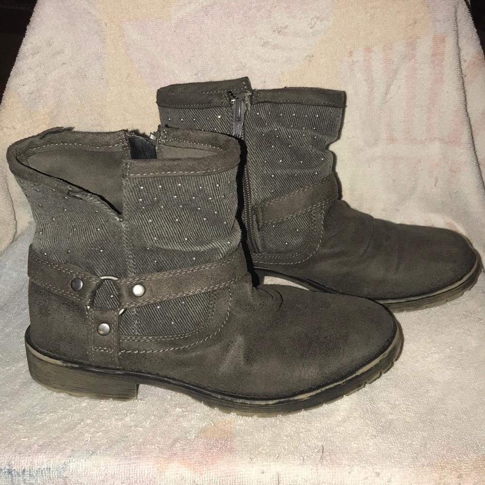 Girls Mudd Boots